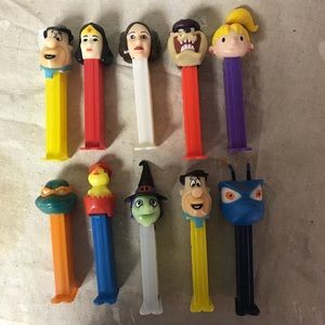 PEZ dispenser collectibles (10pcs)